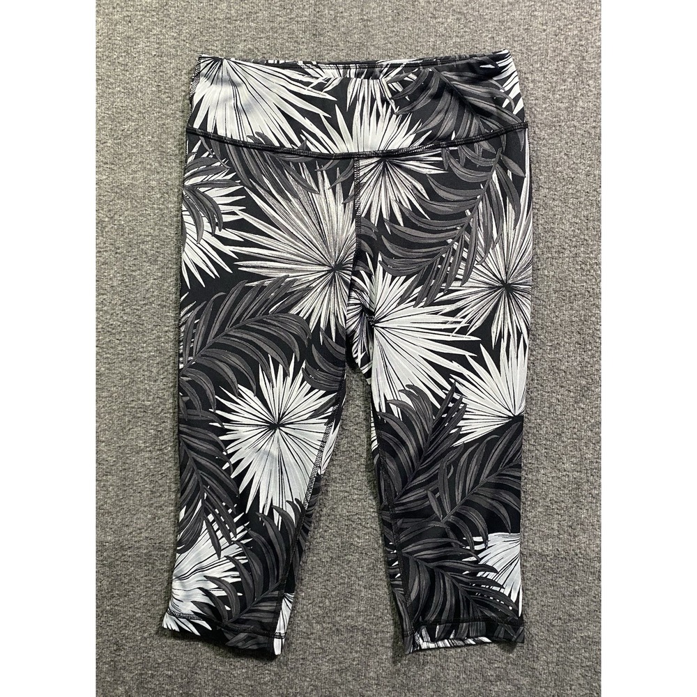 Material Girl Active Women's Yoga Gym Leggings Capris Gray Black Floral Size M